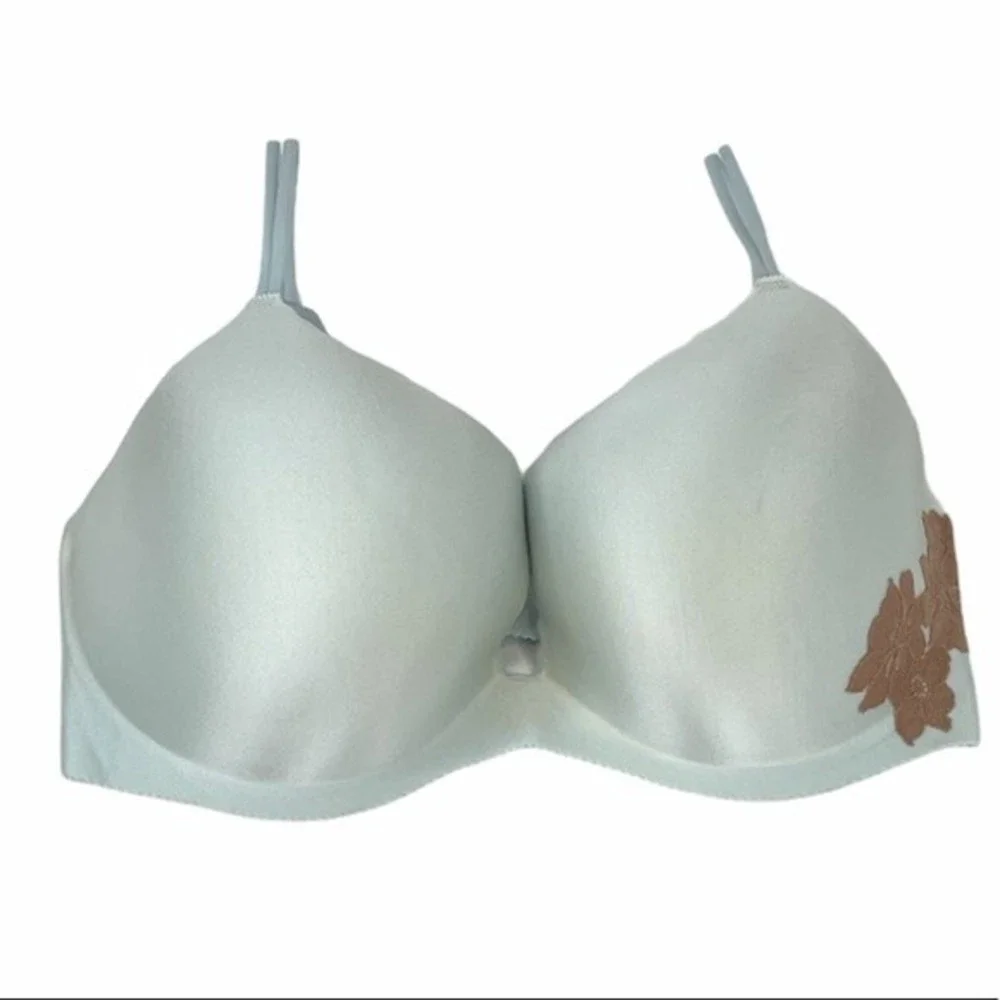 Victoria’s Secret Angels Secret Embrace Bra, 36DD - Picture 8 of 8
